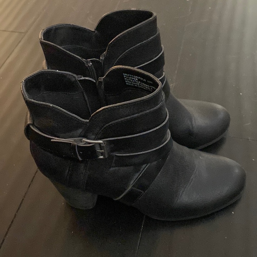 Madden Girl Black booties
